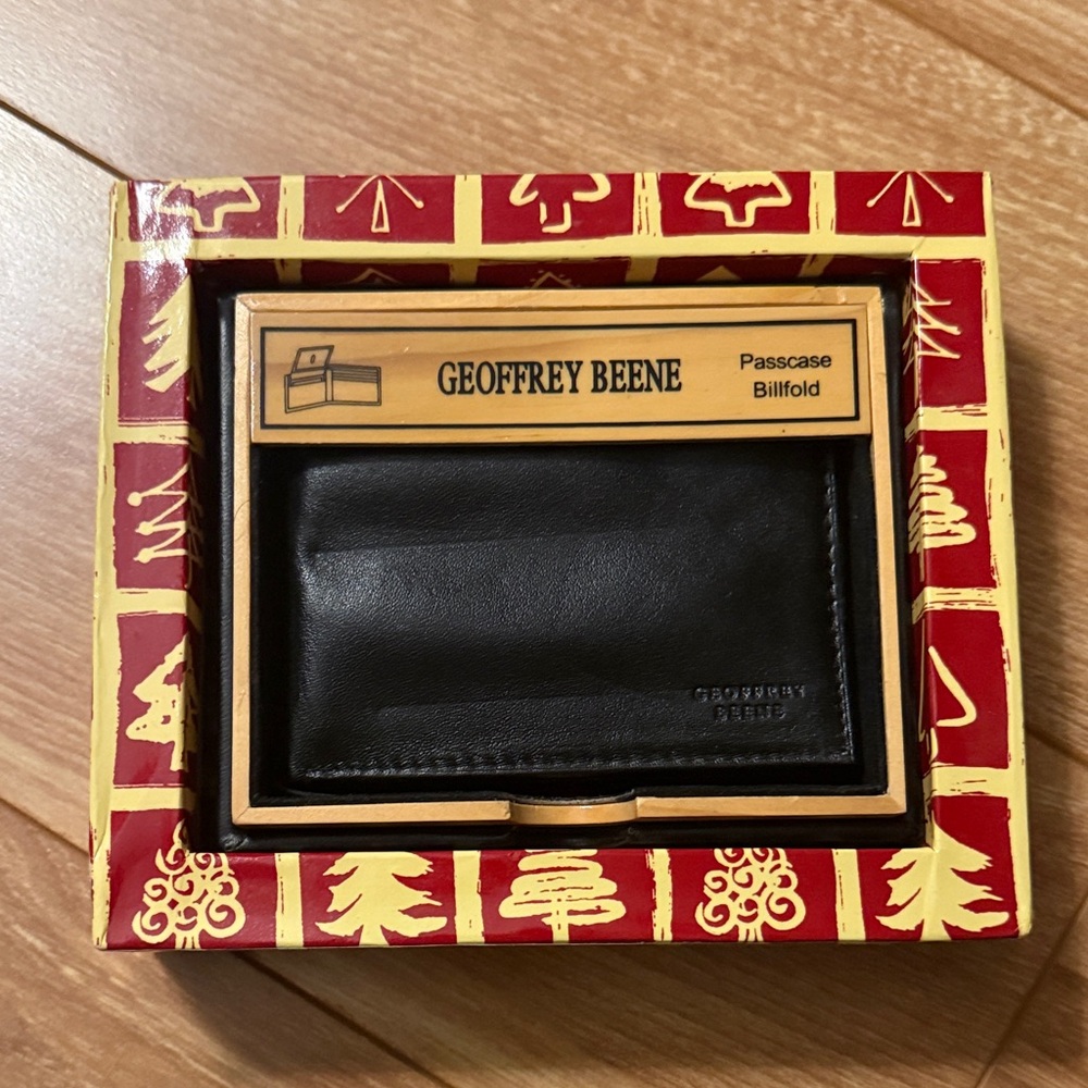 Geoffrey Beene Black Leather Passcase Billfold New in Box